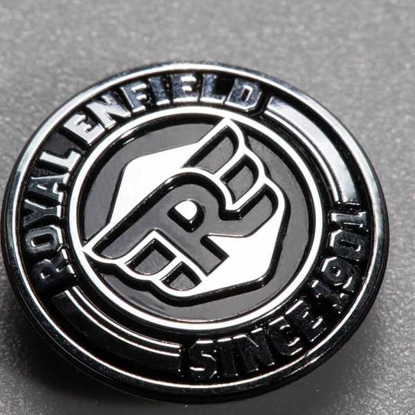 Insignia de calcomanía con logotipo de níquel en relieve 3D de marca de lujo