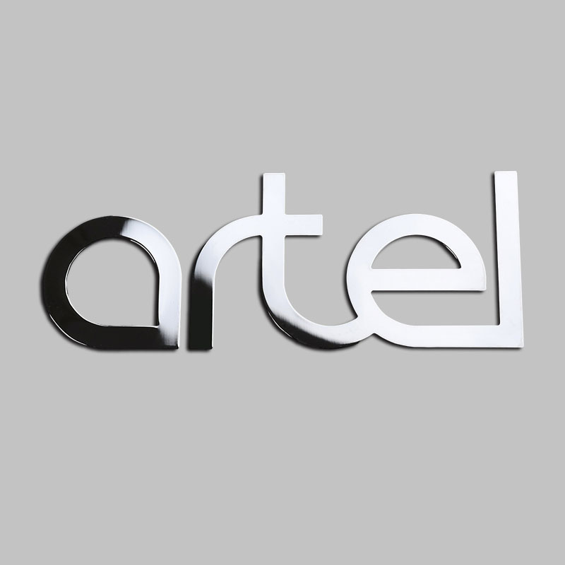 Logotipos de pegatinas de metal: la artesanía de precisión destaca la calidad de la marca