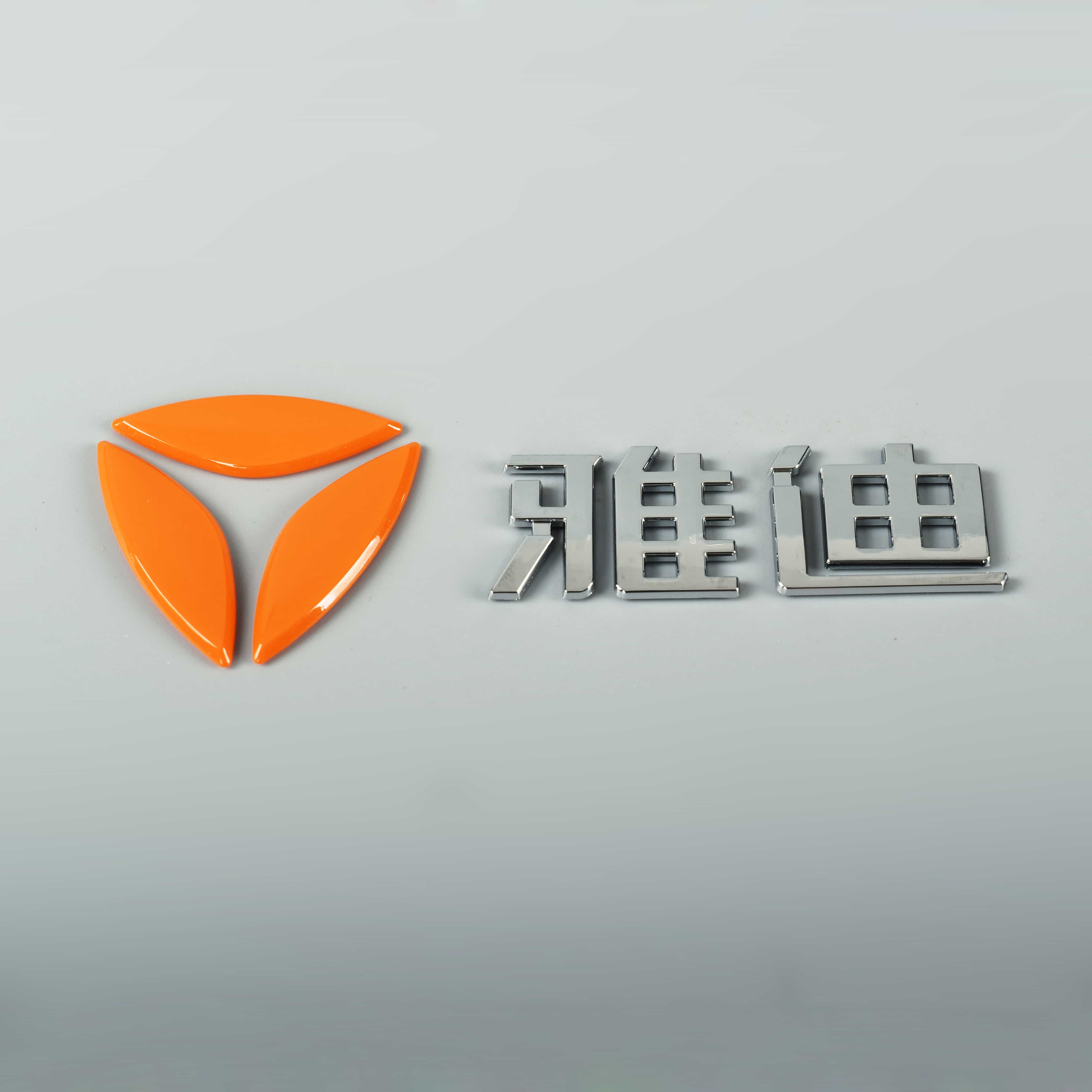 Etiqueta adhesiva de motocicleta 3D, insignia de ABS de plástico cromado con logotipo