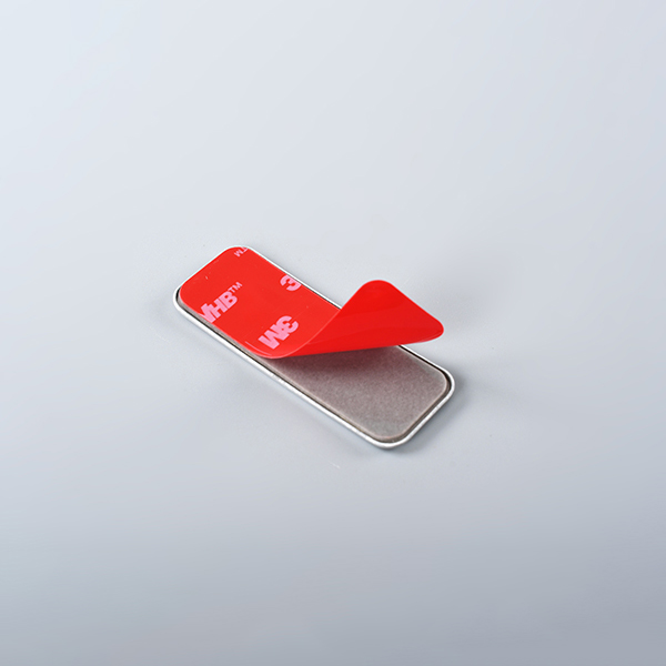 Logo grabado metal Tags