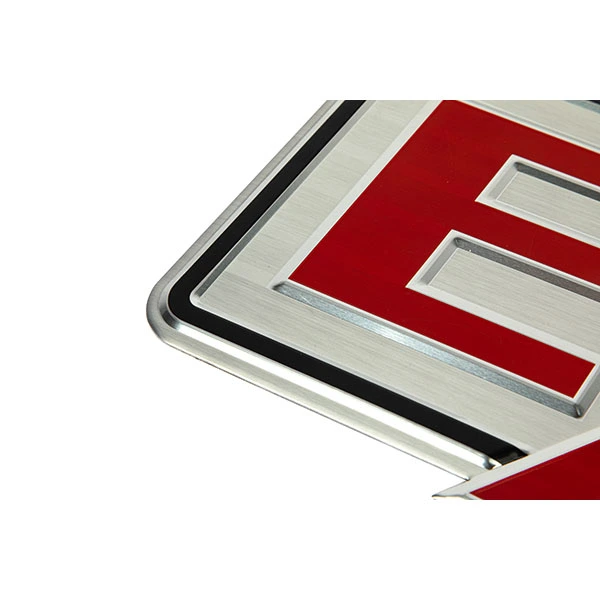 Placas de identificación grabadas en aluminio