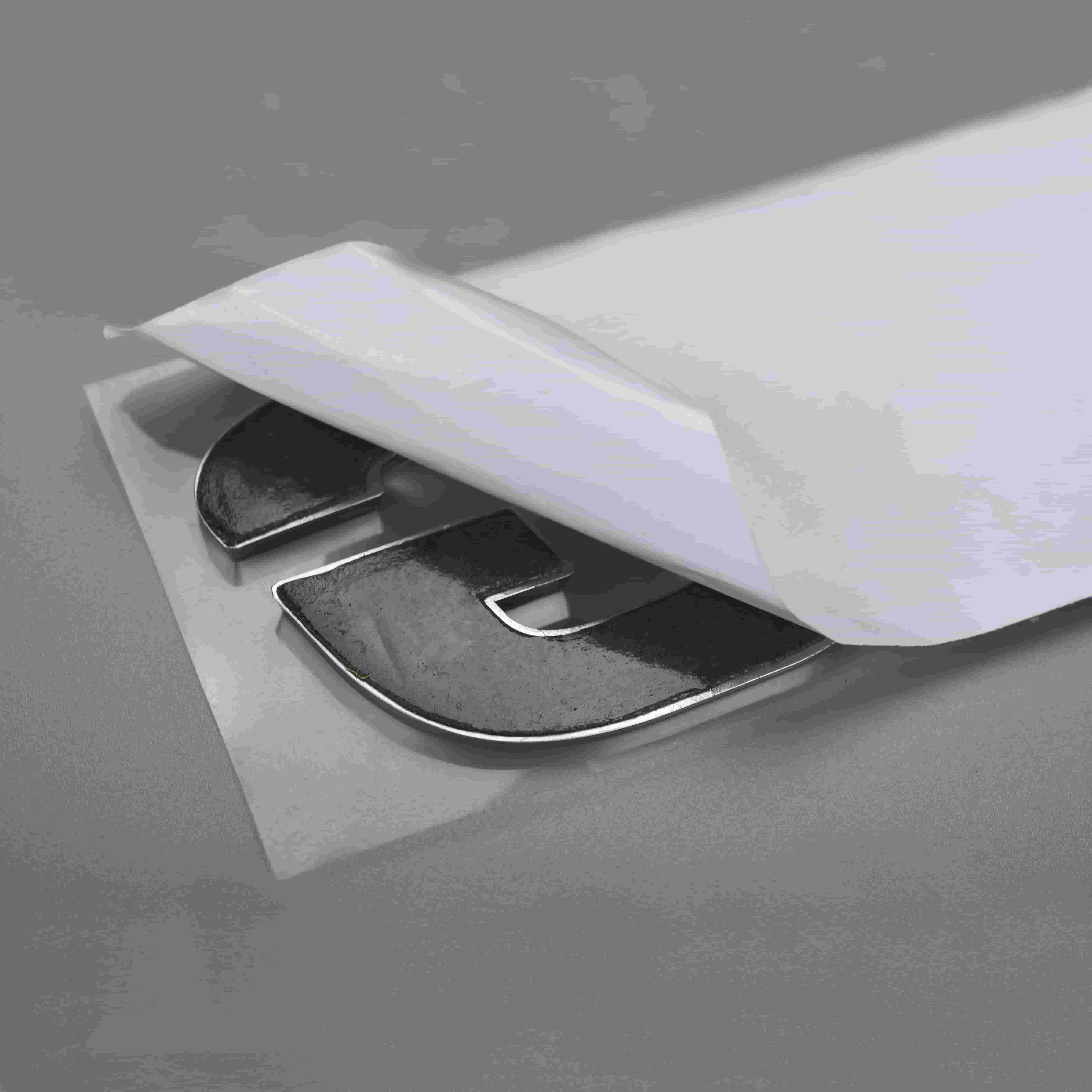 Logotipo de emblema de coche con letras 3d