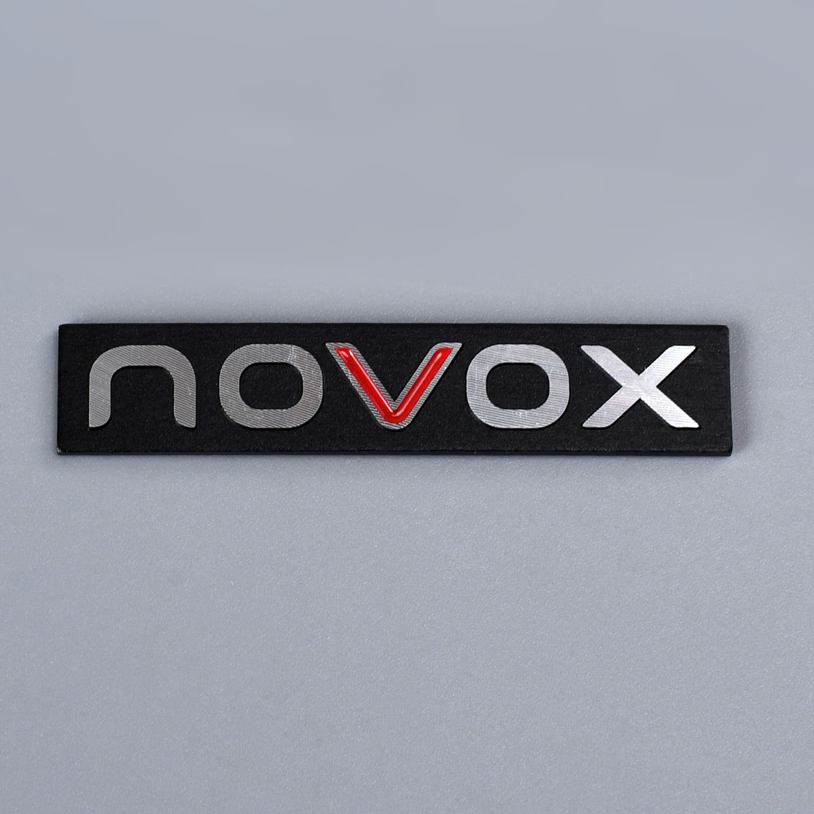 Placa de identificación personalizada con logotipo de metal con corte de diamante