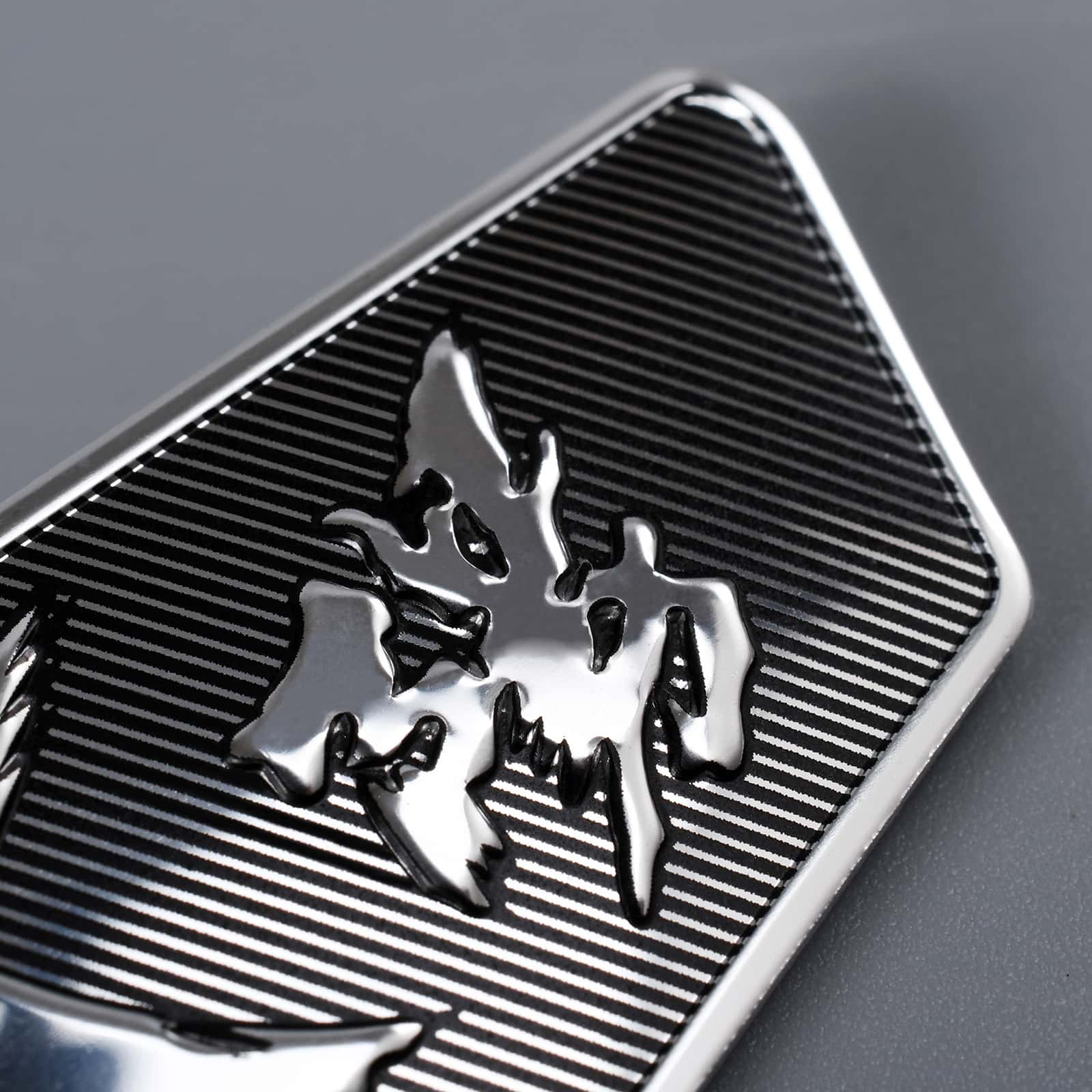 Logotipo de la marca Logotipo de aluminio destacado