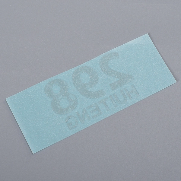 Etiqueta metálica con logotipo
