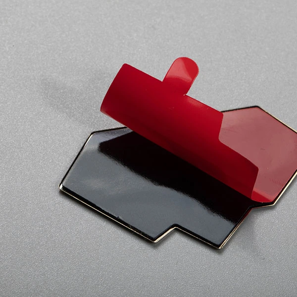 Logotipo de marca metálico personalizado Insignia cromada 3D adhesiva para motor automático