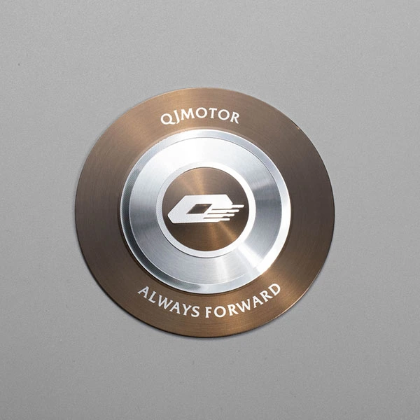 Etiqueta de aluminio 3D