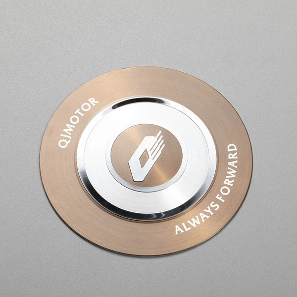 Etiqueta de aluminio 3D