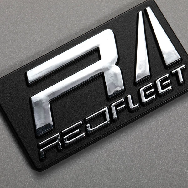 Insignia de aparato eléctrico con etiqueta grabada en relieve 3D de ABS de grado industrial