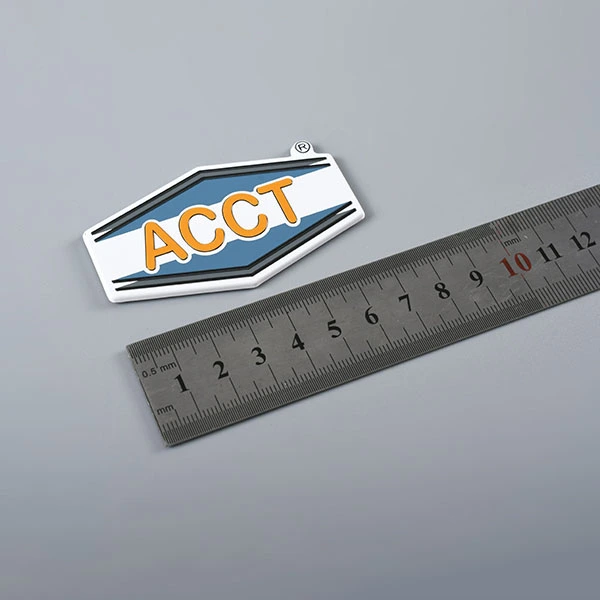 Logotipo de metal para embalaje premium