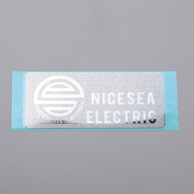 Etiqueta adhesiva con logotipo plateado cromado y níquel con adhesivo 3M