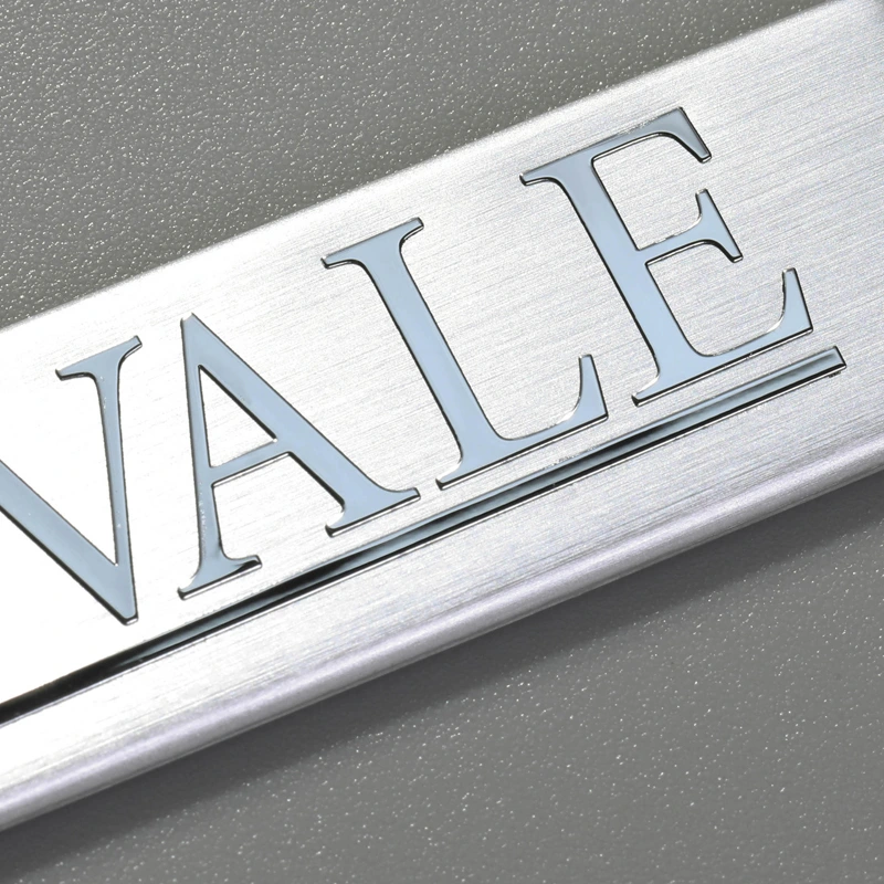 Adhesivos con logotipo de marca de aluminio para equipos