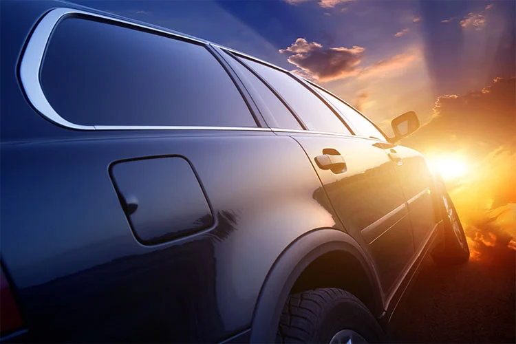 Superficie de equipos para exteriores como automóviles